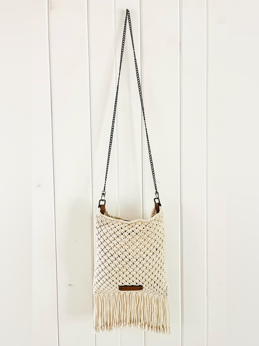 Lucky Brand Daisy Boho Cream Macramé Crossbody Bag with Chain Strap - Picture 2 of 8